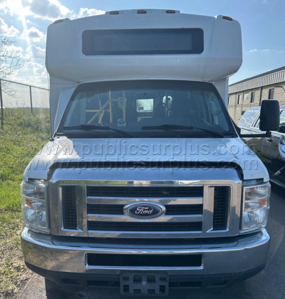 2016 Ford E-450 Transit Bus — photo 1