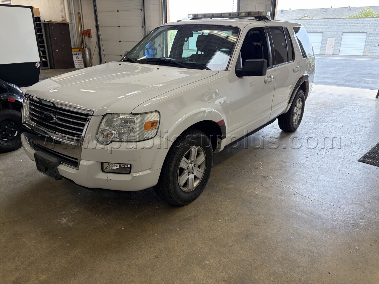 2010 Ford Explorer — photo 1