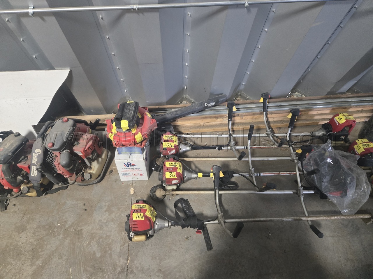 string trimmers and backpack plow — photo 1