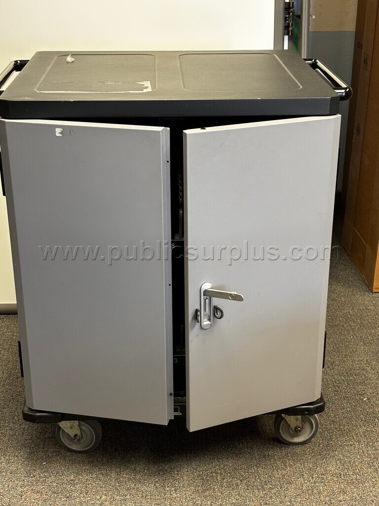 Laptop / Tablet Charging cart — photo 1