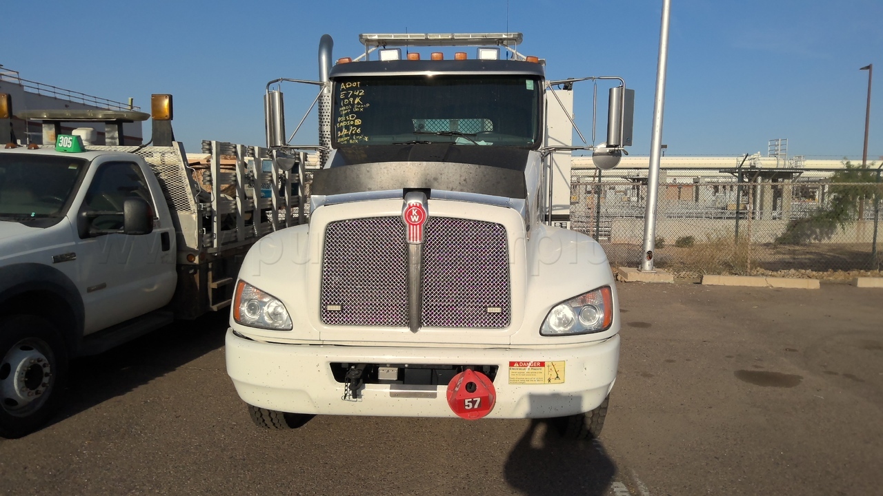 ADOT - E742 - 2016 KENWORTH T370 TRUCK LUBE — photo 1