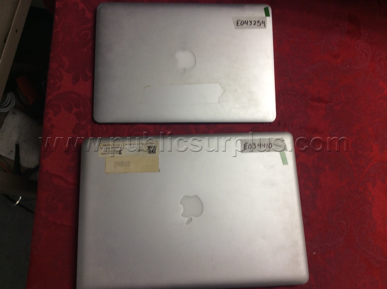LOT OF (2) APPLE MACBOOK LAPTOPS - SOLD AS IS - 518 — photo 1
