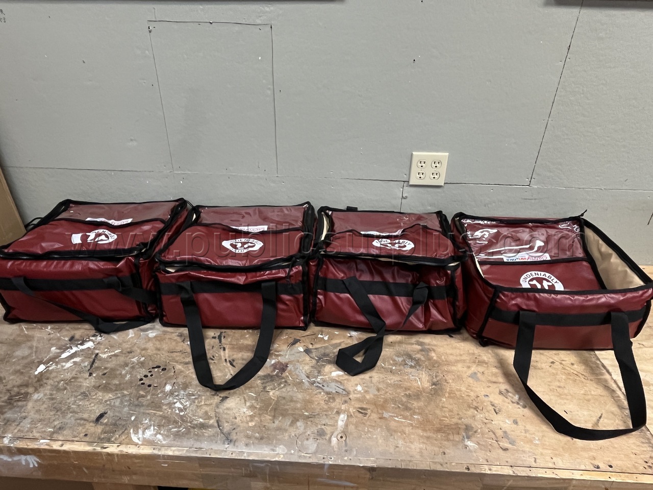 Lot of 4 Hot & Cold Insulated Meal/Beverage Transport Bag — photo 1