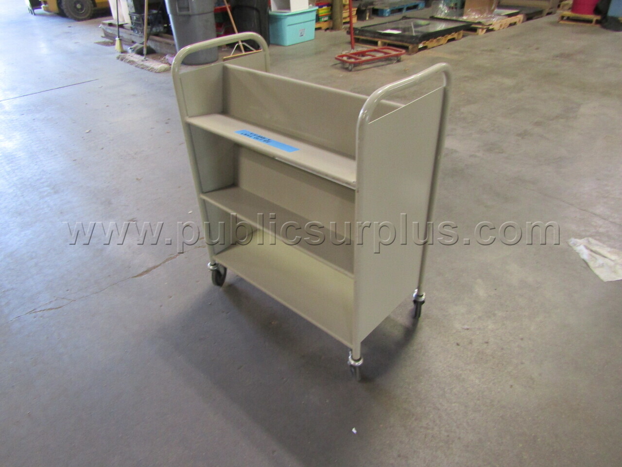 LIBRARY CART #4 — photo 1