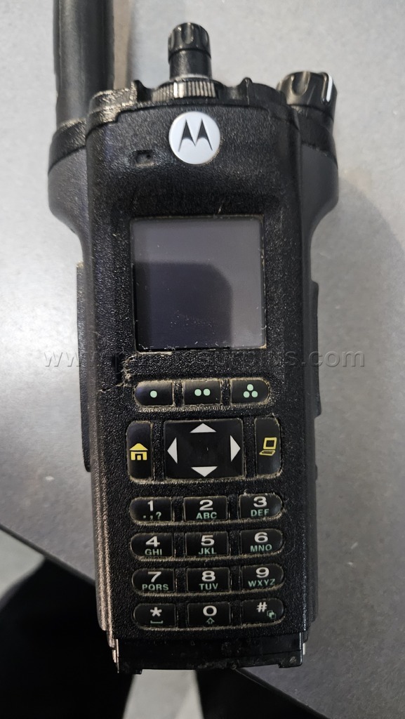 LOT# 202604200079 MOTOROLA RADIOS — photo 1