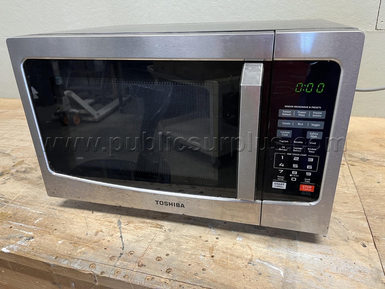 Microwave Oven — photo 1