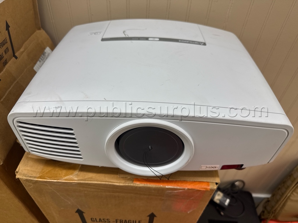 Mitsubishi Projector XD2000U DLP — photo 1
