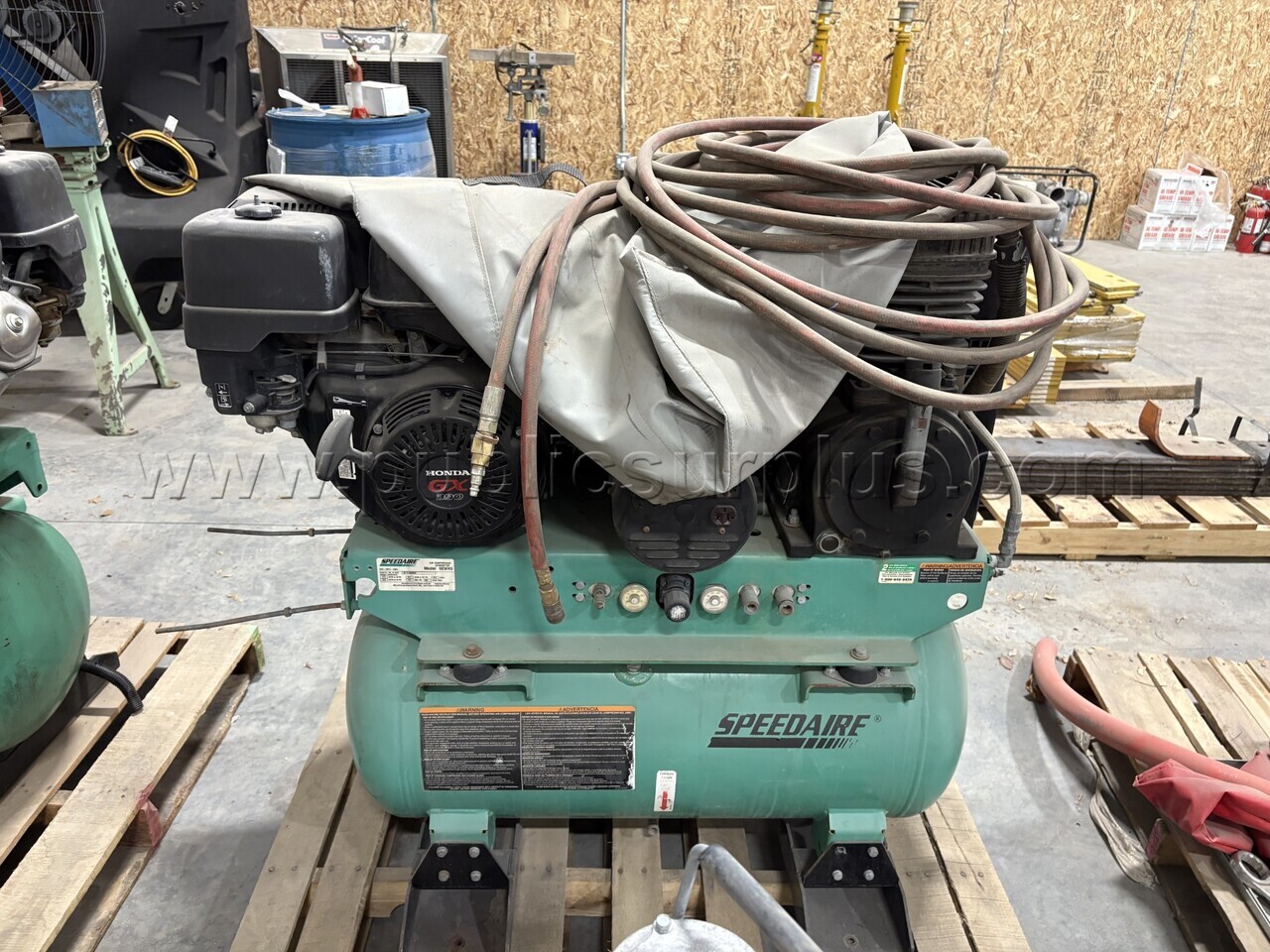 Speedaire 30 Gal Air Compressor/Generator — photo 1