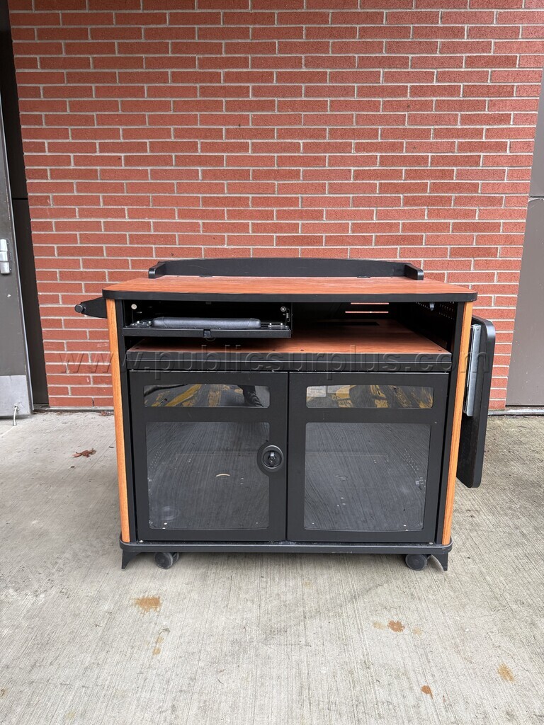 Mobile Instructor Cart - Keys Included — photo 1