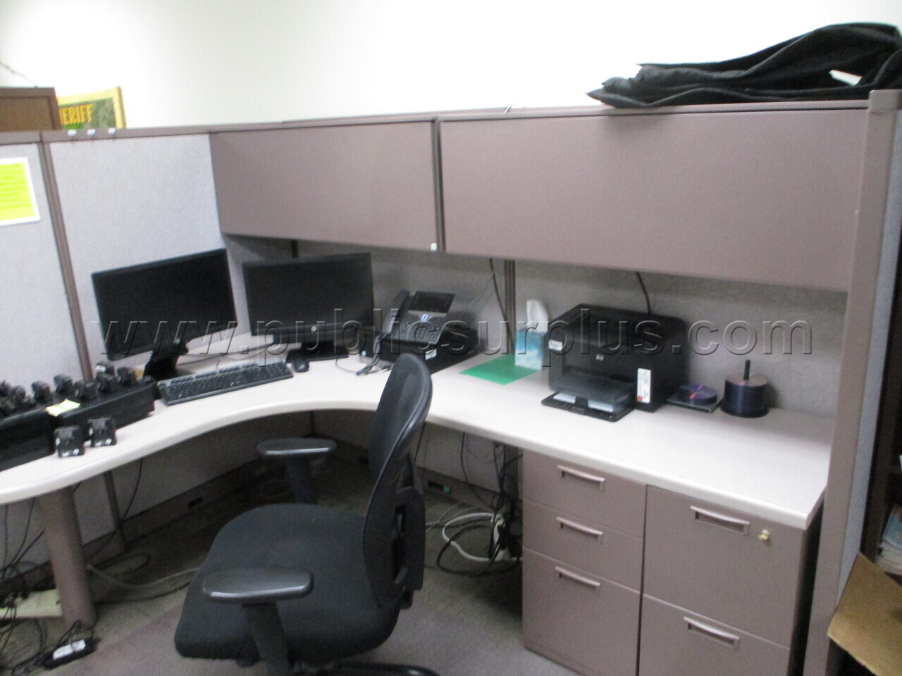 2 Cubicle-style Workstations — photo 1
