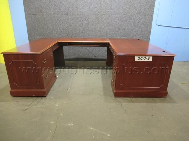 U-SHAPED DESK * DC-7-9 — photo 1
