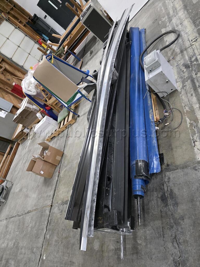 RiteHite Trackline Roll&Fold highspeed door model 8910 — photo 1