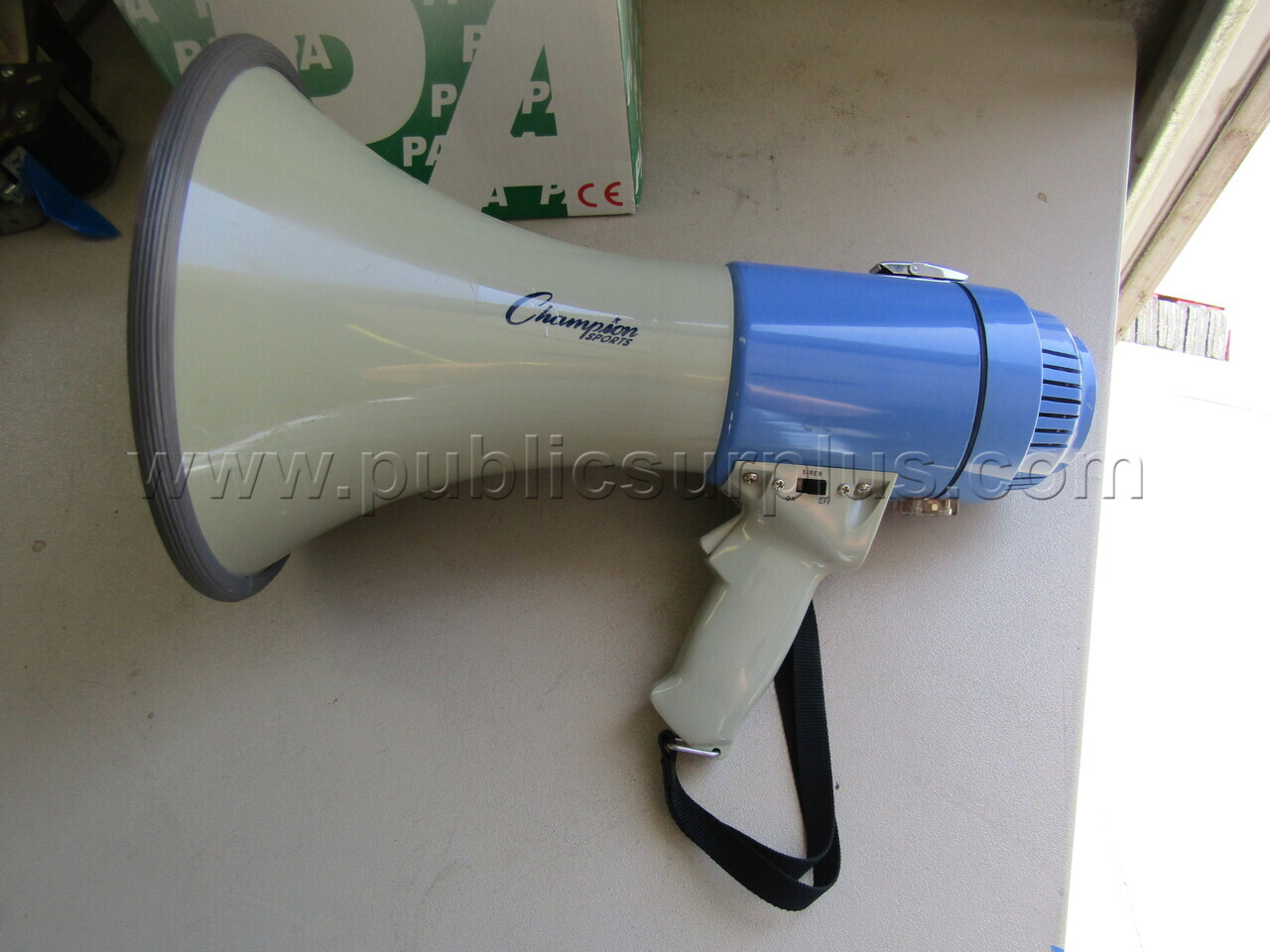 MEGAPHONE — photo 1