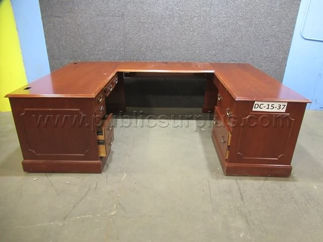 U-SHAPED DESK * DC-15-37 (R53A) — photo 1