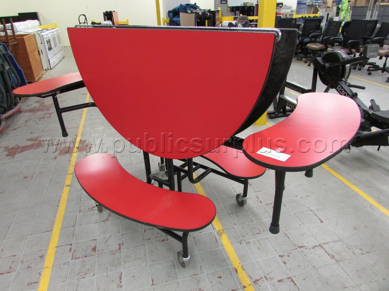 ROUND FOLDING TABLE - AP26033 — photo 1