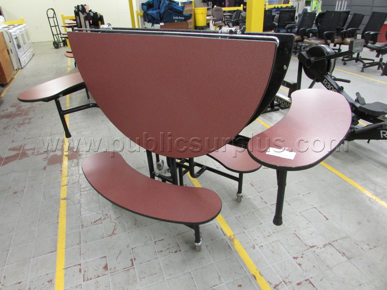ROUND FOLDING TABLE - AP26034 — photo 1