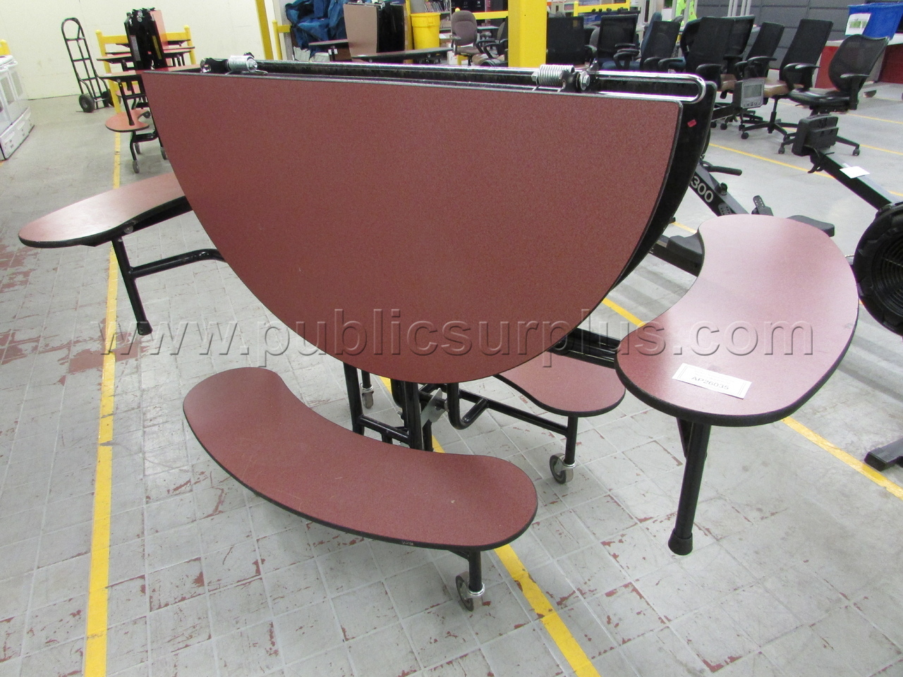 ROUND FOLDING TABLE - AP26035 — photo 1