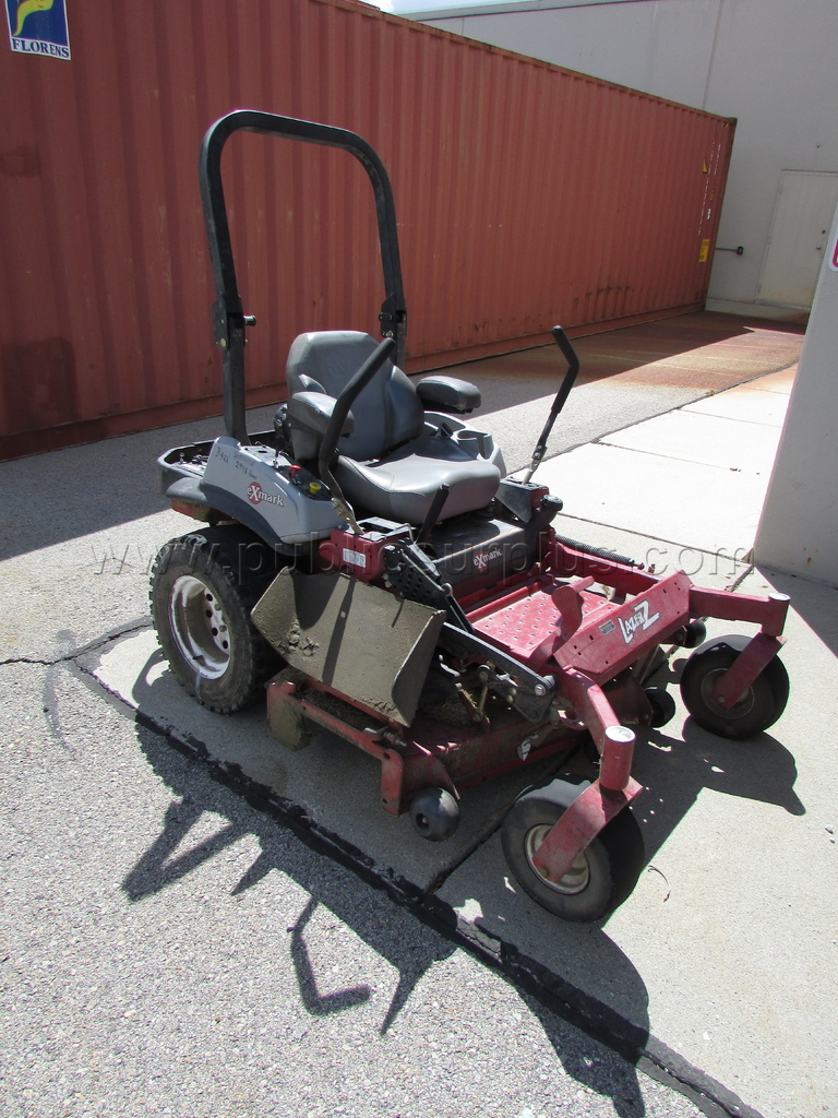 RIDING LAWN MOWER, EXMARK - AP26042 — photo 1