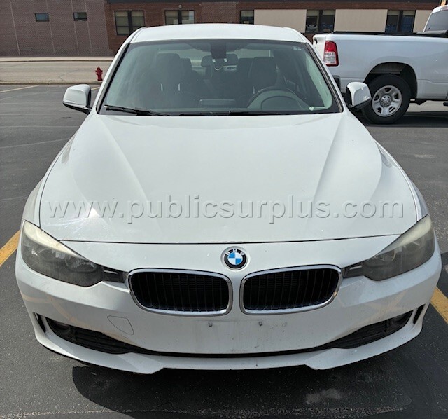2013 BMW  320 i  Sedan — photo 1