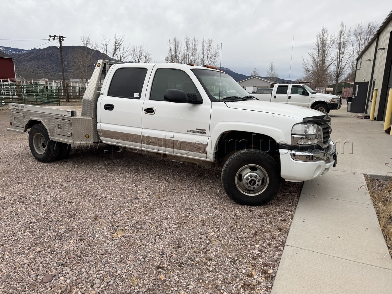 2004 GMC SIERRA K3500 — photo 1
