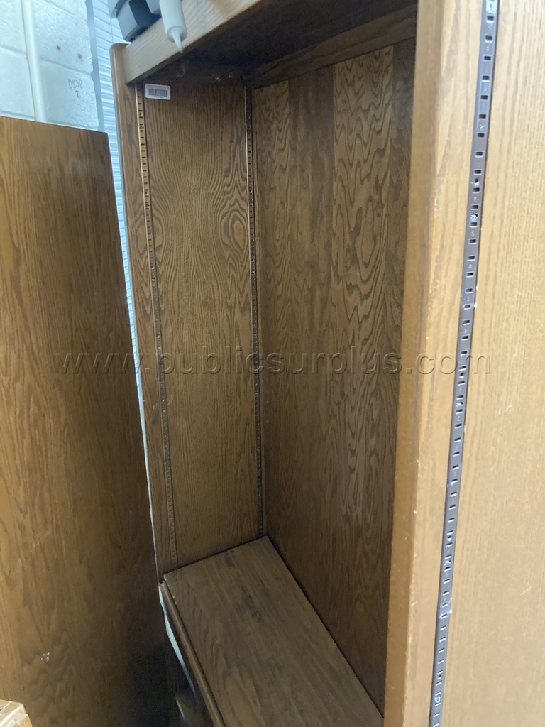 Wooden Bookshelf- Broken — photo 1