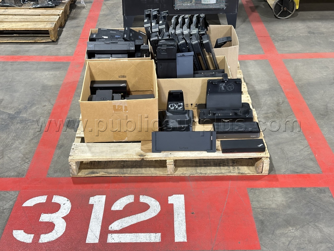 1 Pallet of Docking Stations /RA — photo 1