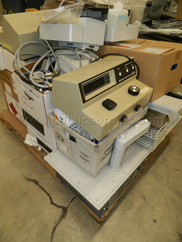 PALLET OF VARIOUS SCIENCE EQUIPMENT — photo 1