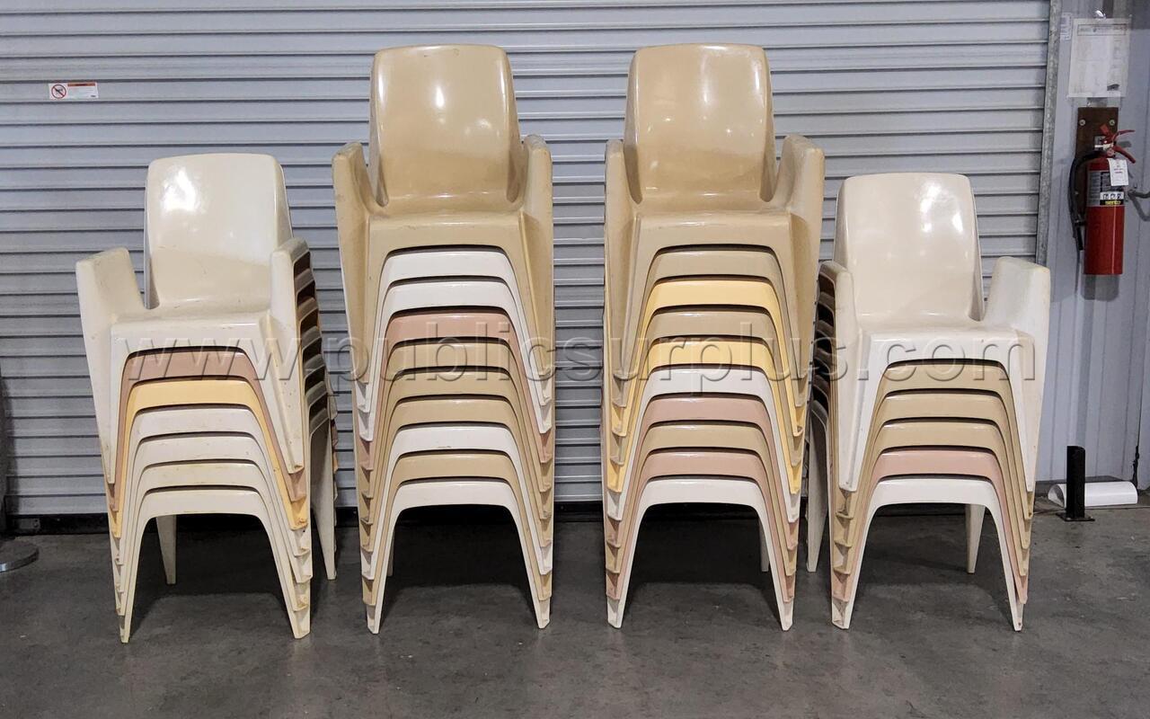 LOT OF 33 PLASTIC STACKING CHAIRS — photo 1