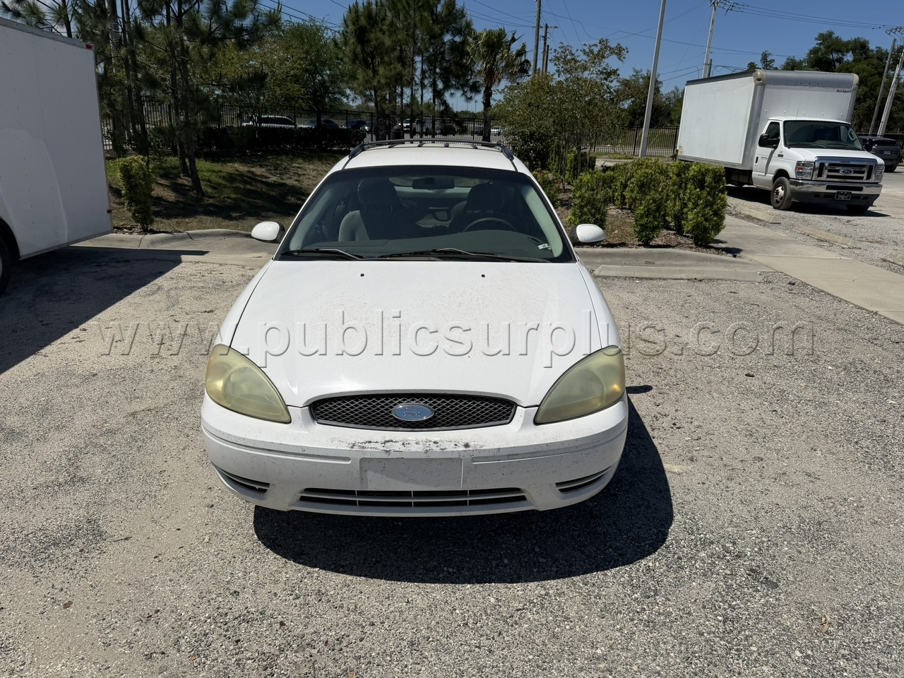 Ford Taurus Wagon — photo 1