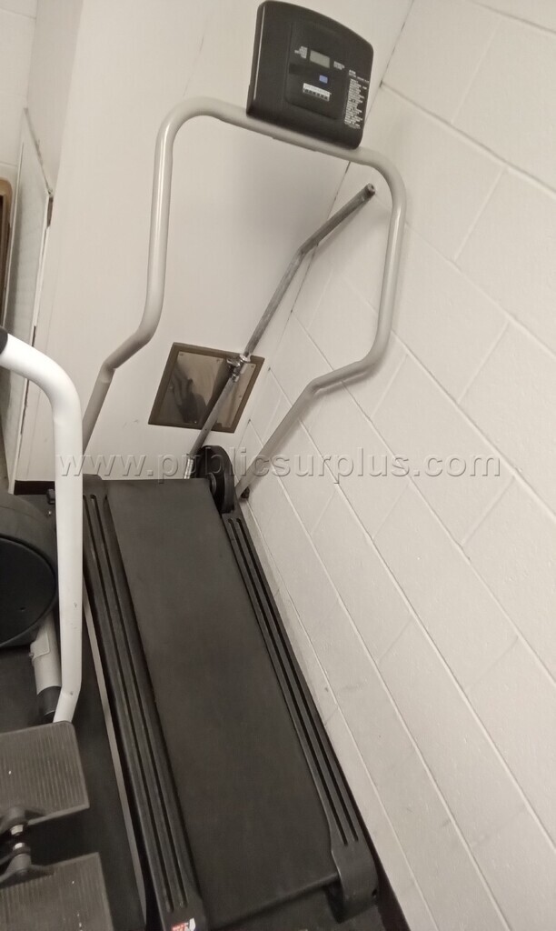 Treadmill Machine — photo 1