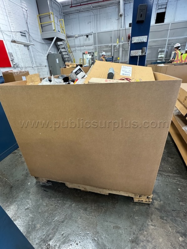 Box of vehicle parts, electrical & mechanical — photo 1