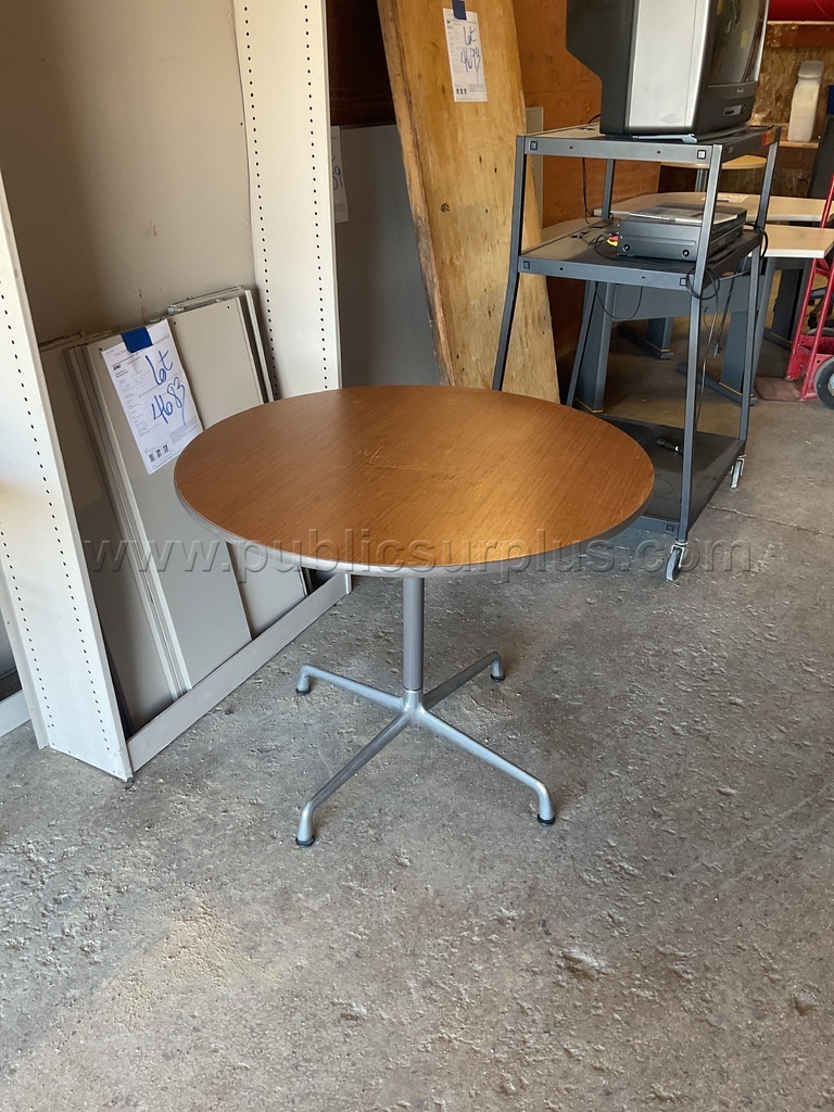 Round Table Lot # 4702 — photo 1