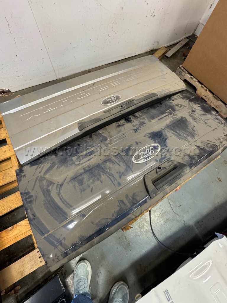 Tailgates, Ford, New — photo 1