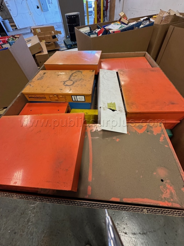 Box of metal/plastic boxes — photo 1