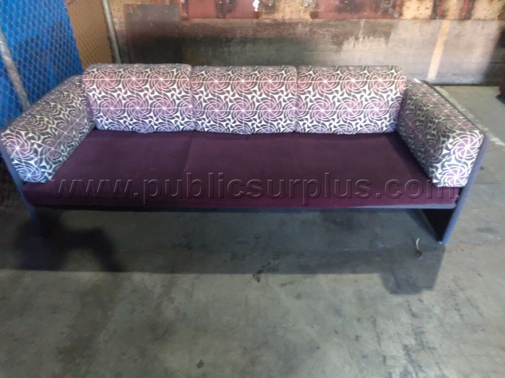 Couch — photo 1