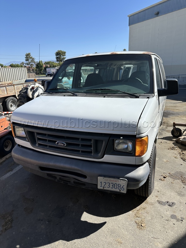 2006 Ford E350 Van — photo 1