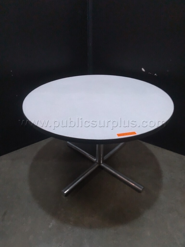 Round table — photo 1