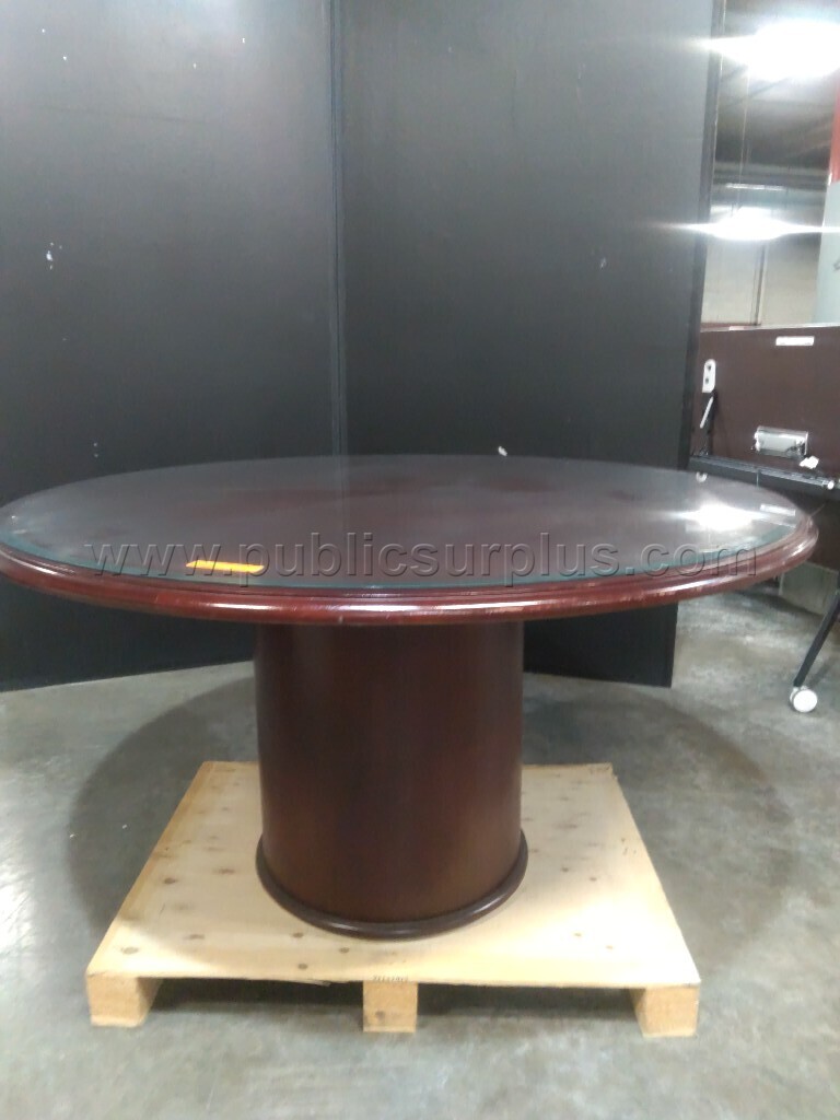 Round Table — photo 1