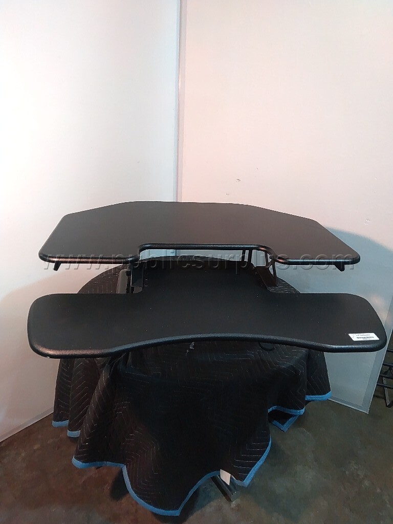 Standing desk — photo 1