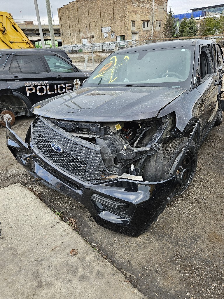 2020 Explorer AWD Police Interceptor Hybrid v09665 — photo 1