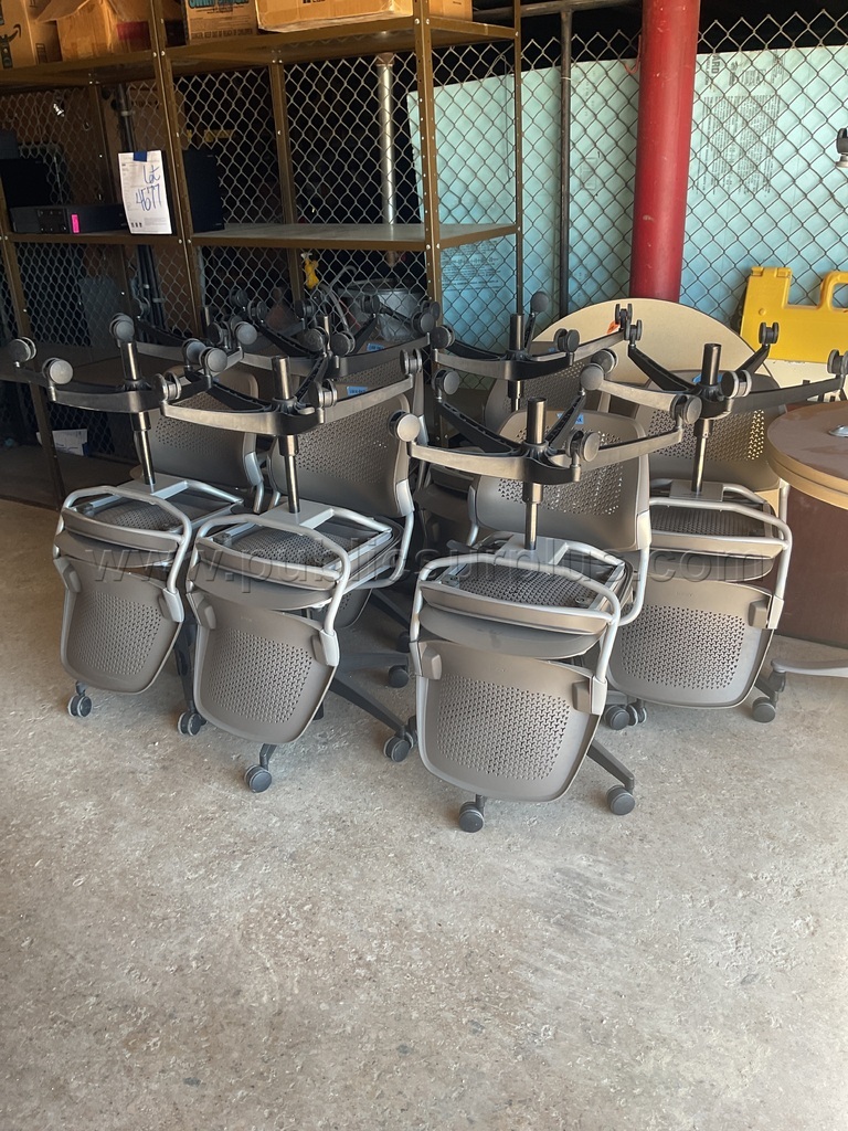 14 Rolling All Steel Chairs Lot # 4707 — photo 1