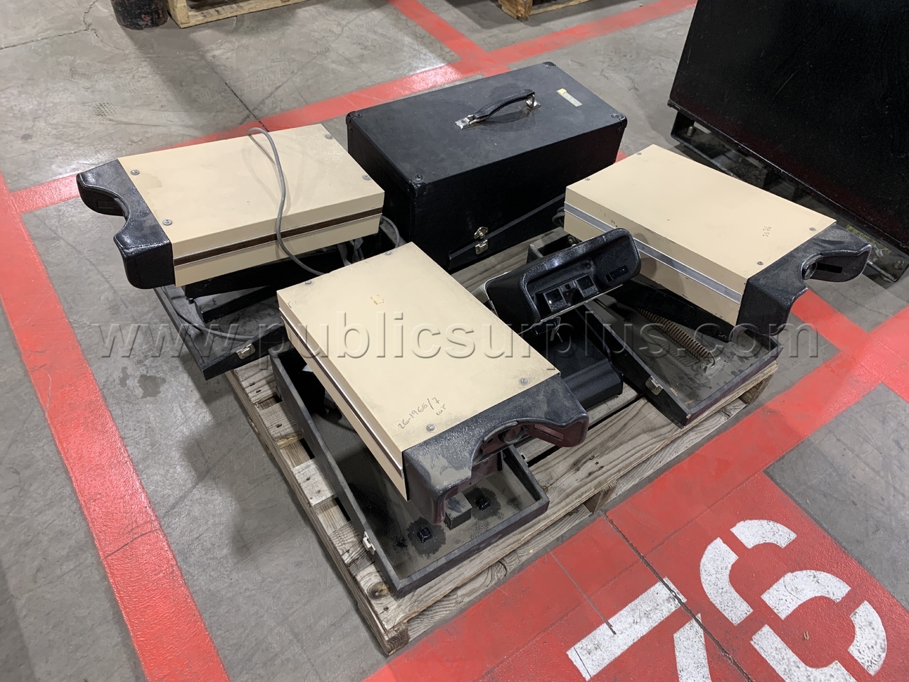 Eye Testers, Keystone /KK — photo 1