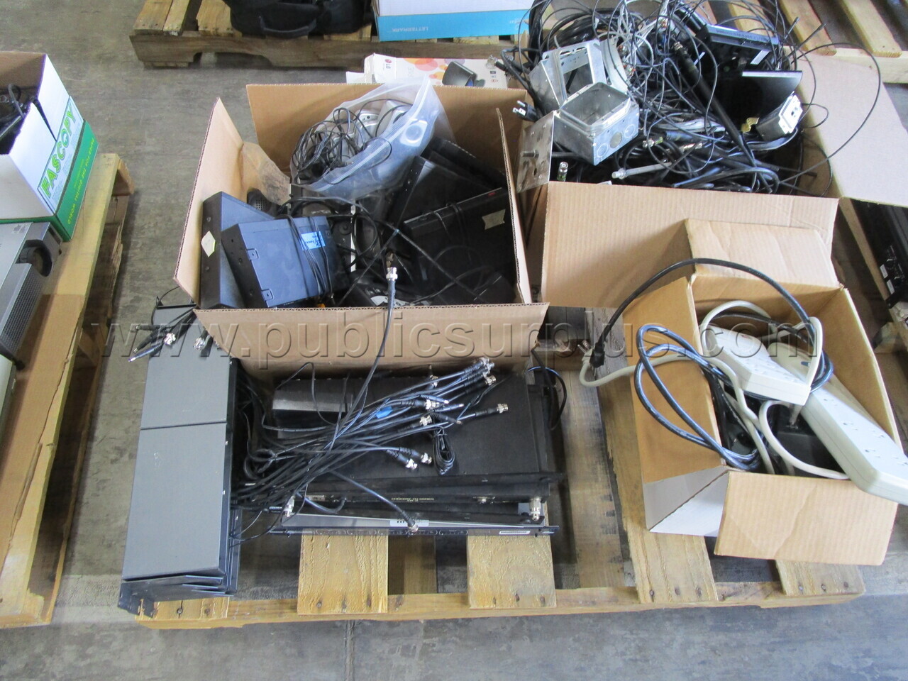 MISC ELECTRONIC PALLET (43437) — photo 1