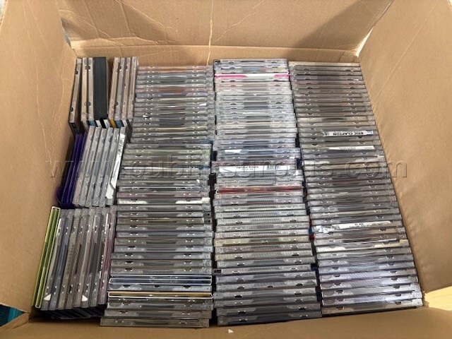 BOX OF APPROXIMATELY 157 CD'S - VARIOUS ARTISTS — photo 1