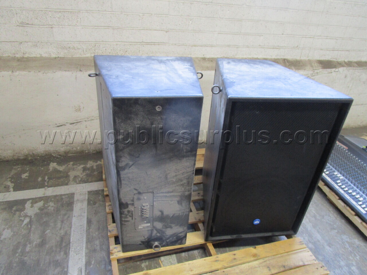 2 BIG SPEAKERS (43440) — photo 1