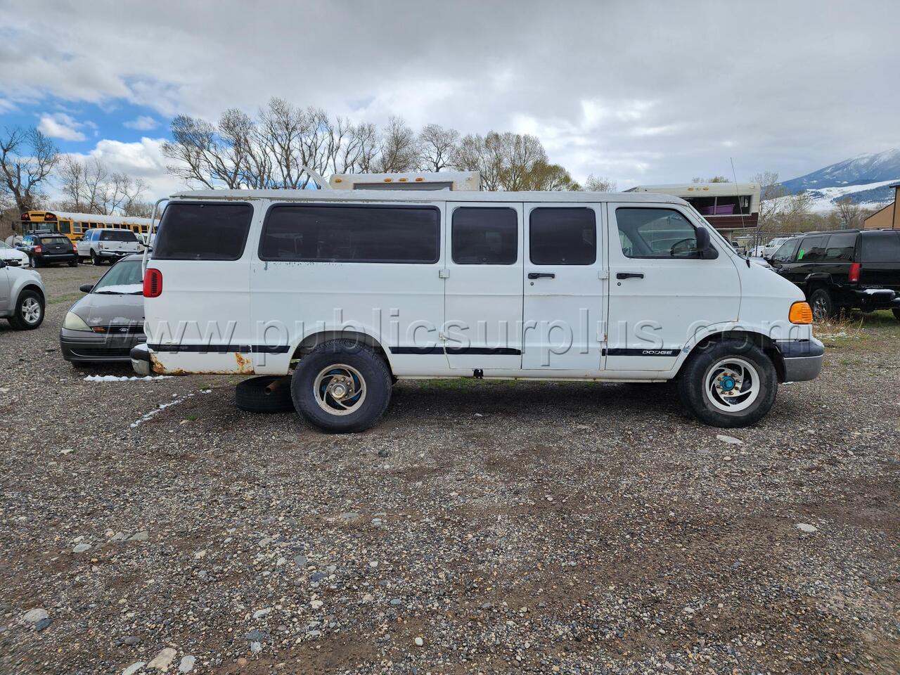 1999 White Dodge 3500 Van — photo 1
