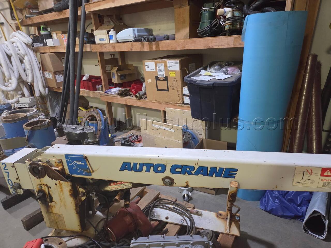 12' 5" Auto Crane — photo 1