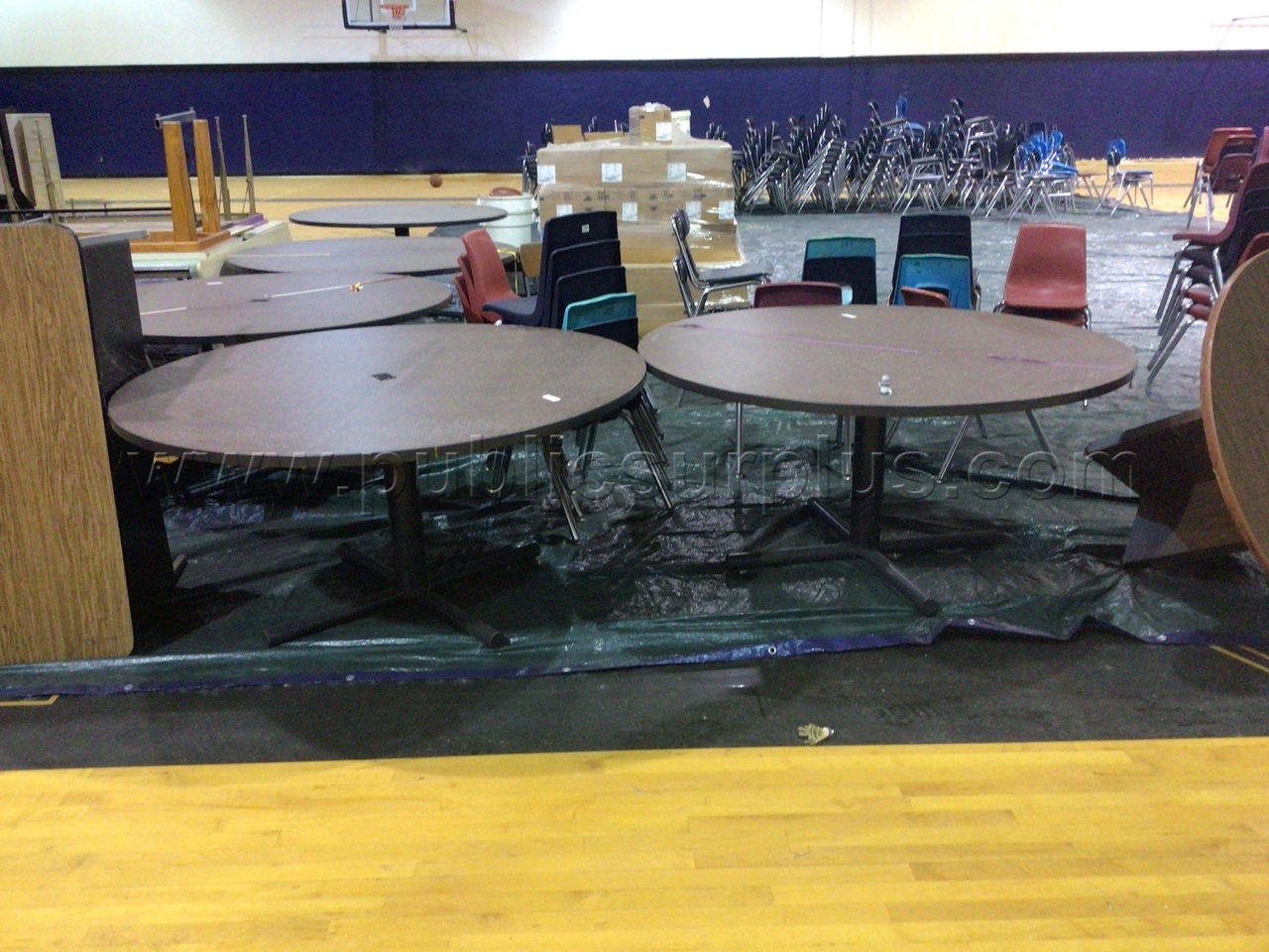 Round Tables and Bookshelves — photo 1