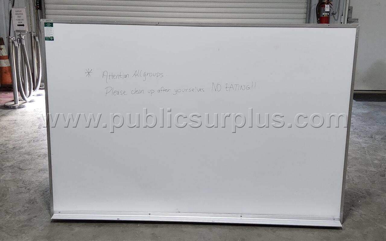 WHITE DRY ERASE BOARD 6' HEIGHT X 4' — photo 1