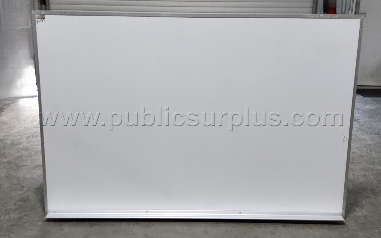 WHITE DRY ERASE BOARD 6' HEIGHT X 4' — photo 1